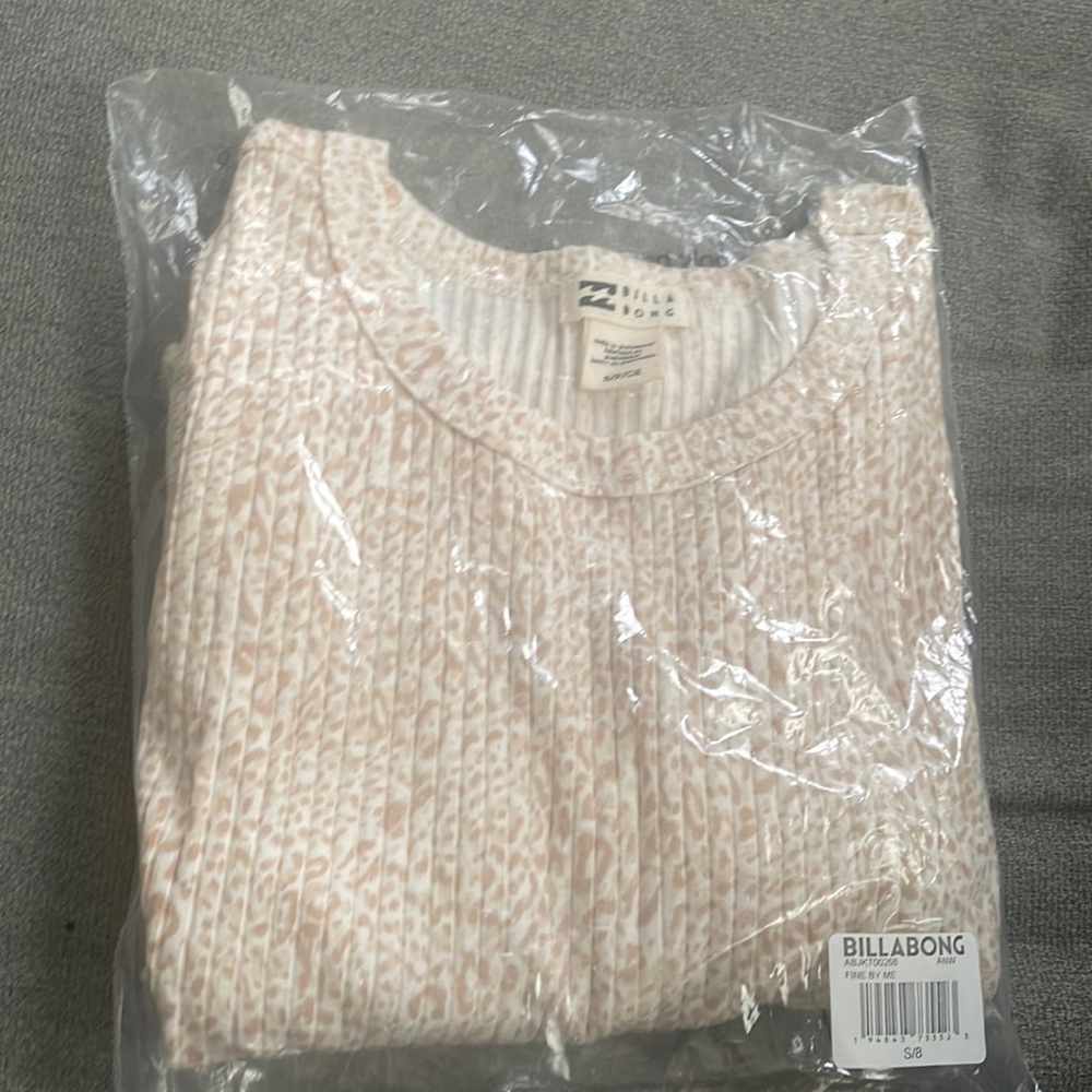 Billabong Fine By Me long sleeve white with tan animal print ribbed shirt. NWT